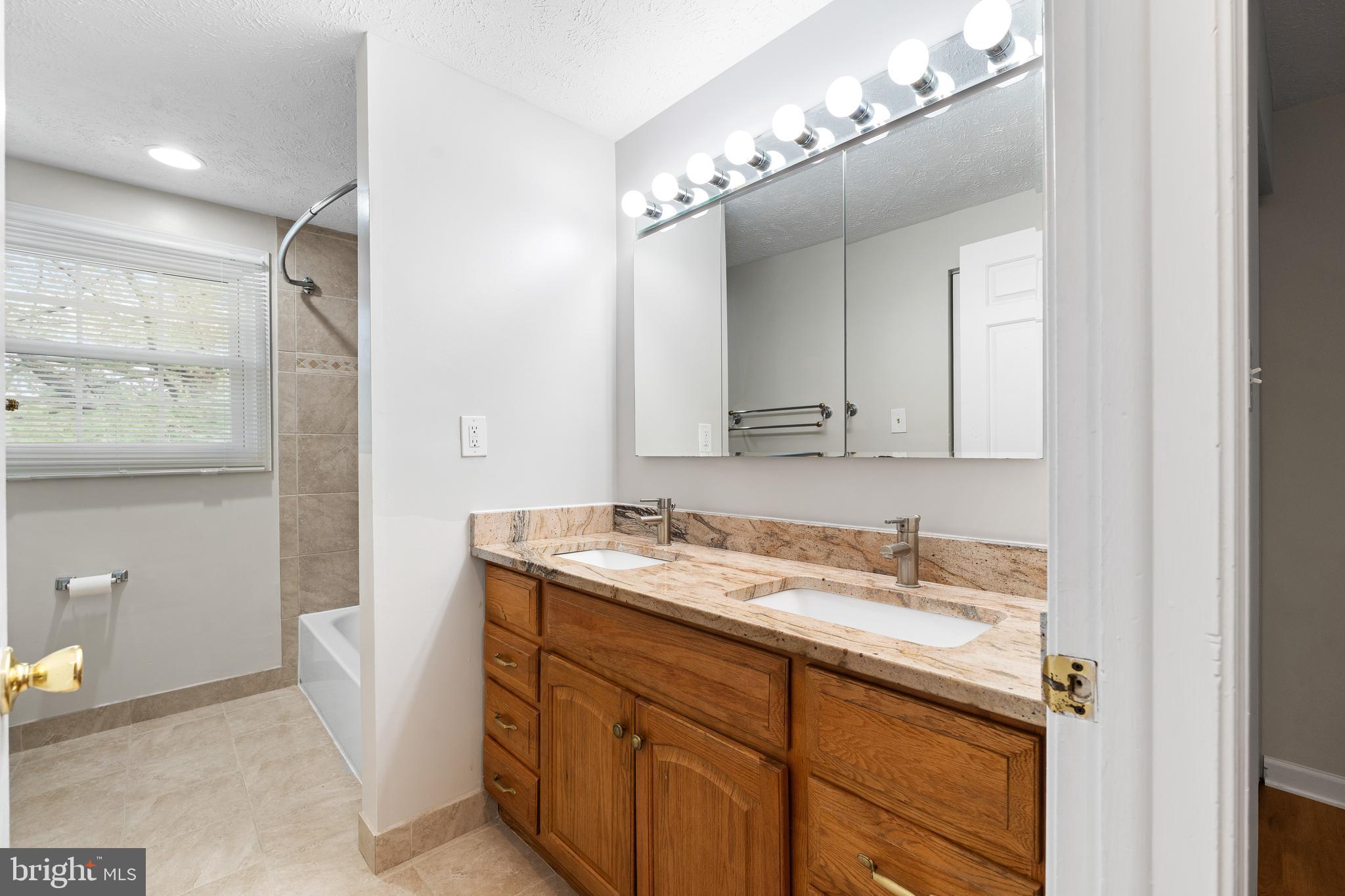 MILL CREEK SOUTH - Residential Lease