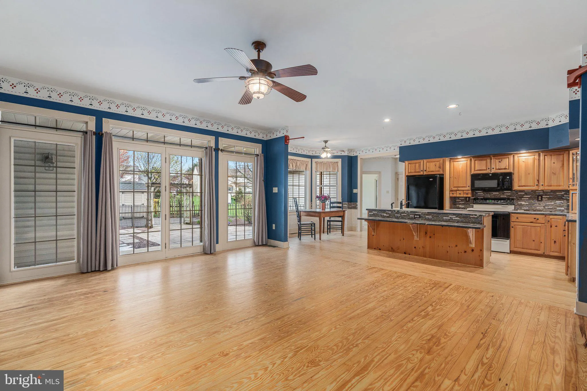 Topton, Pennsylvania 19562, United States, 3 Bedrooms Bedrooms, ,4 BathroomsBathrooms,Residential,Pending,106284