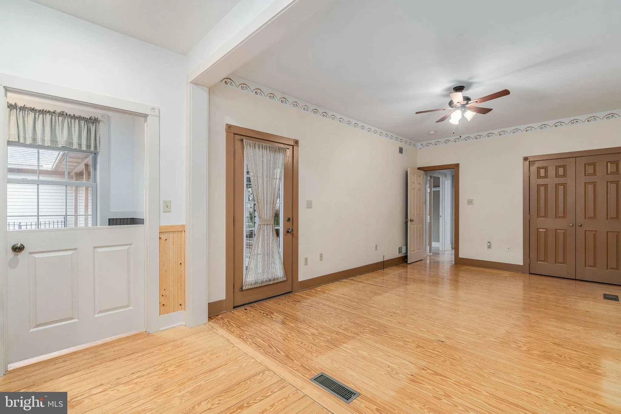 Topton, Pennsylvania 19562, United States, 3 Bedrooms Bedrooms, ,4 BathroomsBathrooms,Residential,Pending,106284