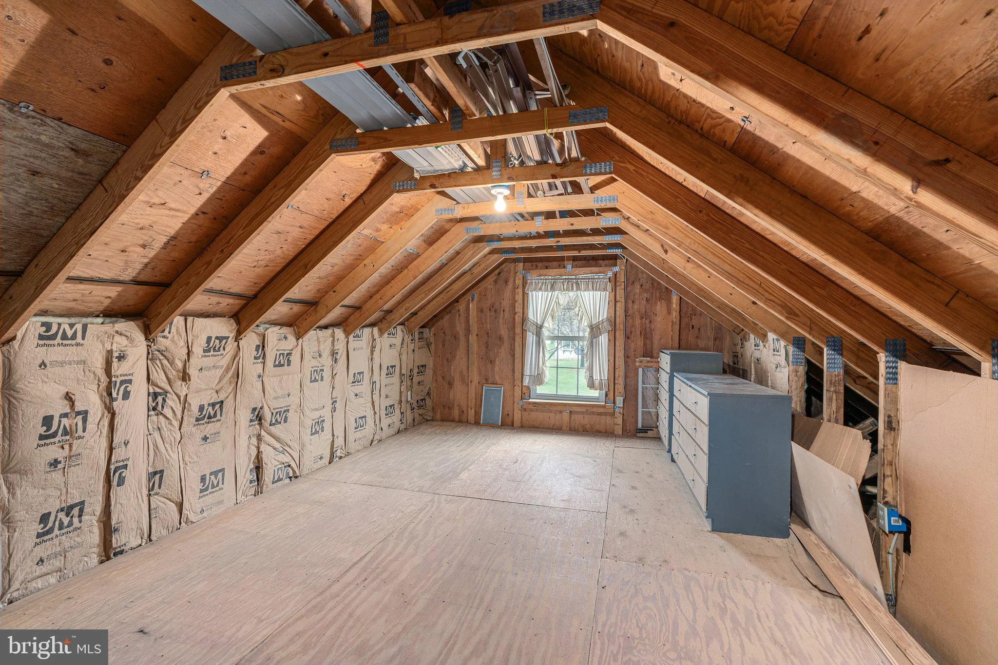 Topton, Pennsylvania 19562, United States, 3 Bedrooms Bedrooms, ,4 BathroomsBathrooms,Residential,Pending,106284