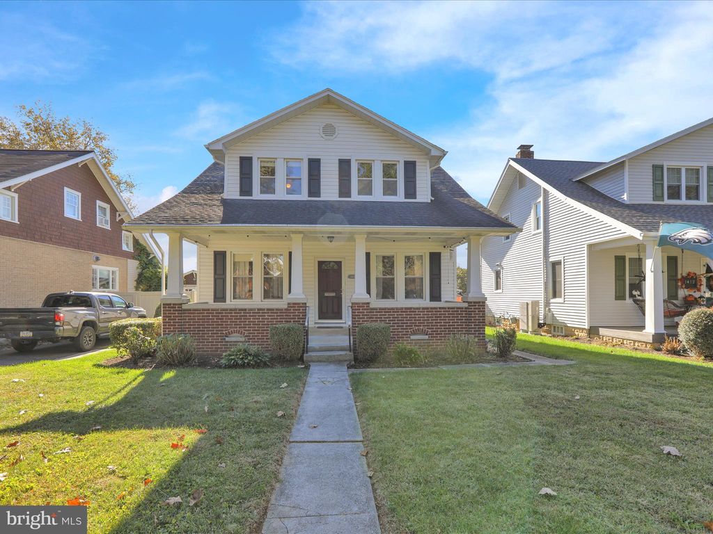 Photo of 1410 Oak Street, LEBANON, PA 17042 (MLS # PALN2023194)