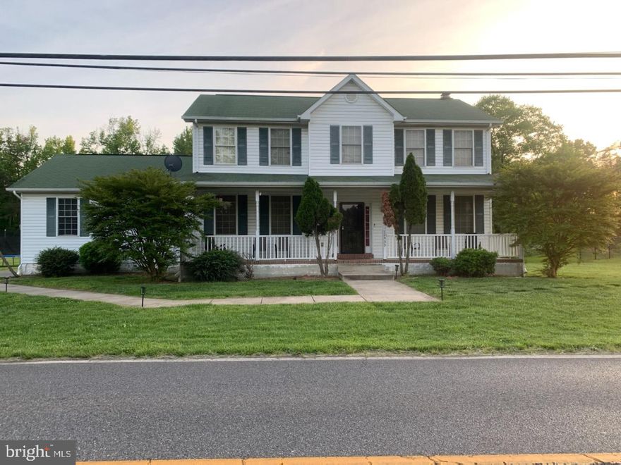 Beautiful spacious 4BR 3.5Bath colonial in Northern Waldorf/Charles County has a lot of great features! The oversized 2-car garage is definitely a plus, as is the beautiful front porch. The large sunroom is also a nice touch, providing additional living space and a great place to enjoy the outdoors while still being inside.  Full Finished basement which provides additional living space. The masonry fireplace is a great focal point for the living room and provides warmth and comfort during colder months.
Upgraded appliances and gorgeous cabinetry are always a plus in any home, and it's great to hear that this home has upgrades throughout. All of these features combined with the spacious design make this home a great choice for anyone looking for a beautiful and functional living space.