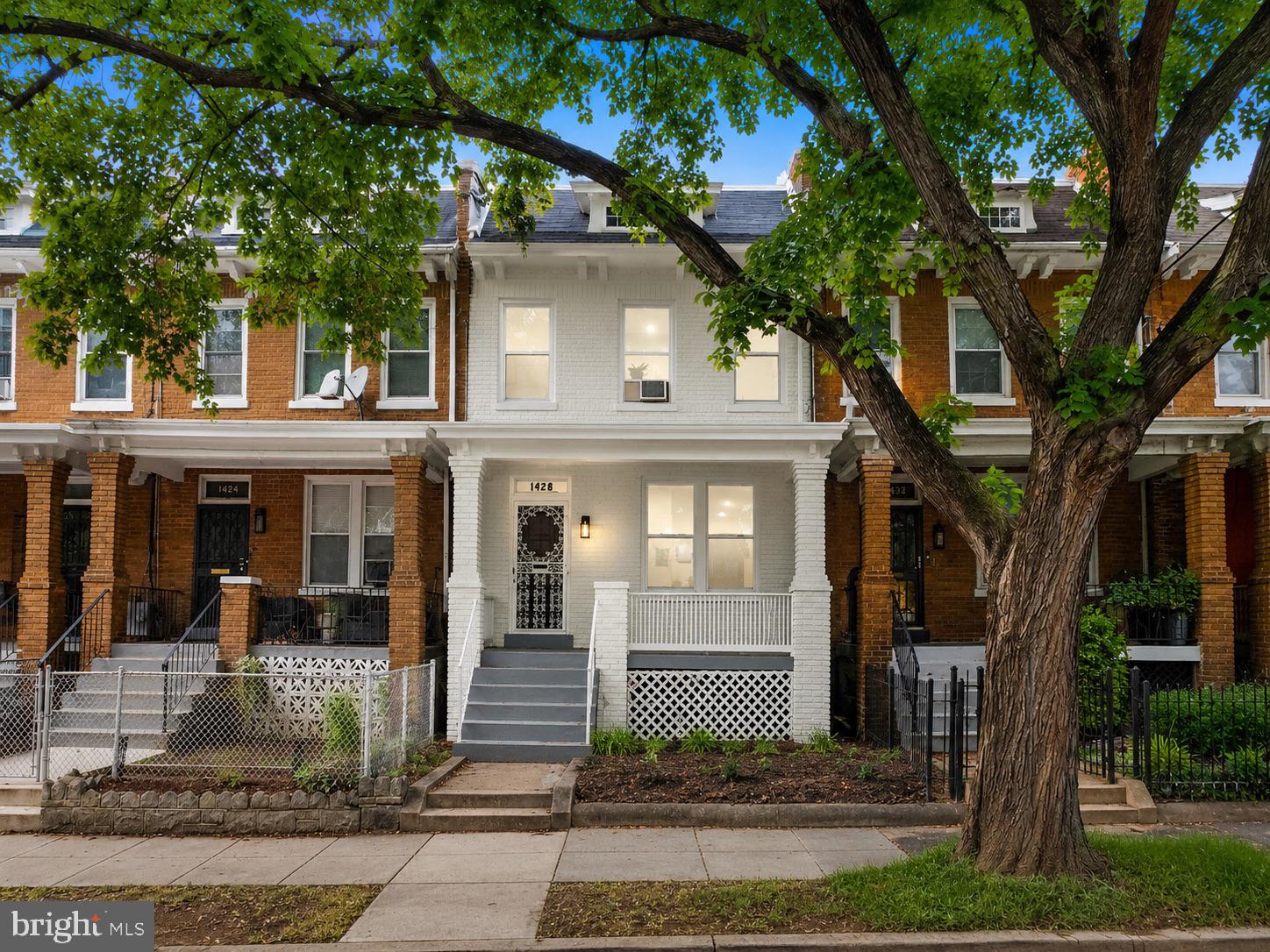 1426 S SE