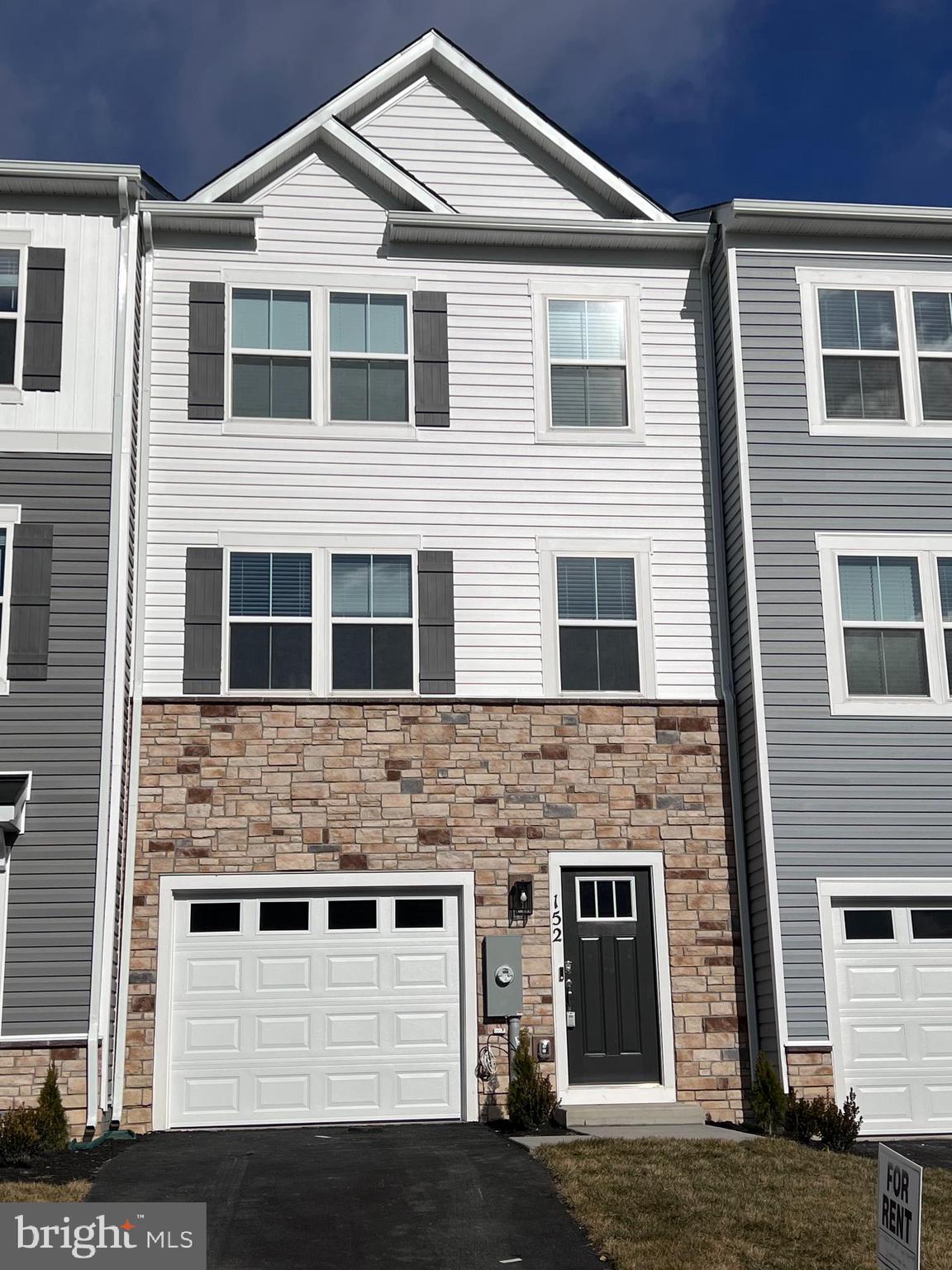 RETREAT AT WINDING CREEK - Residential Lease