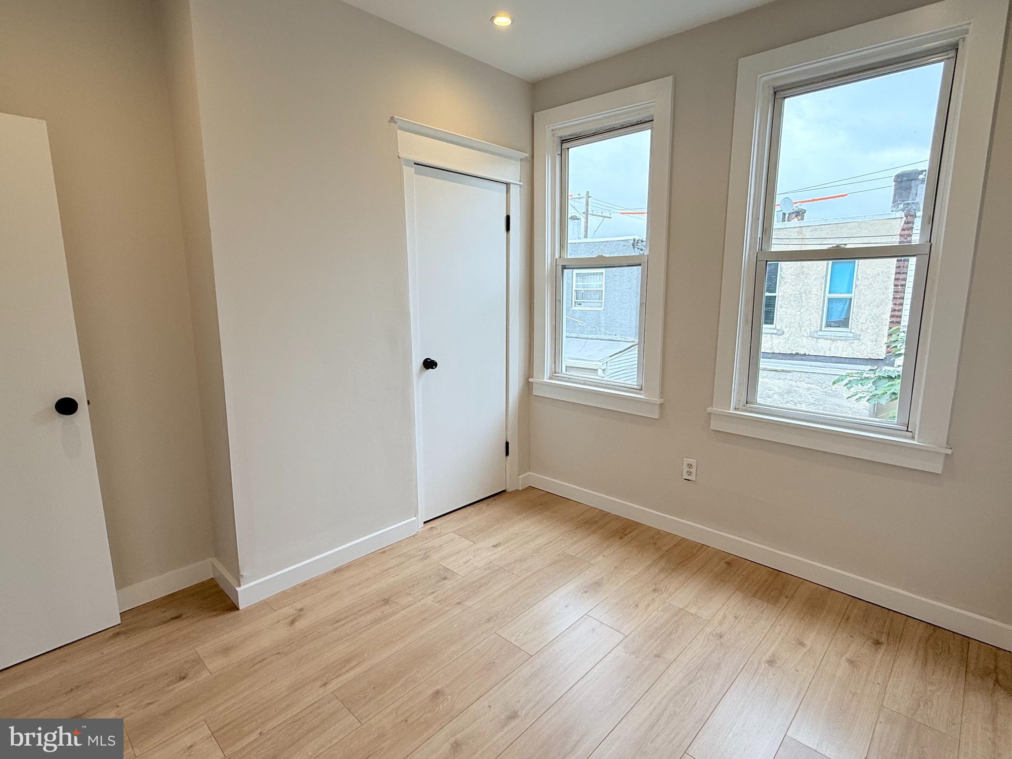 POINT BREEZE - Residential