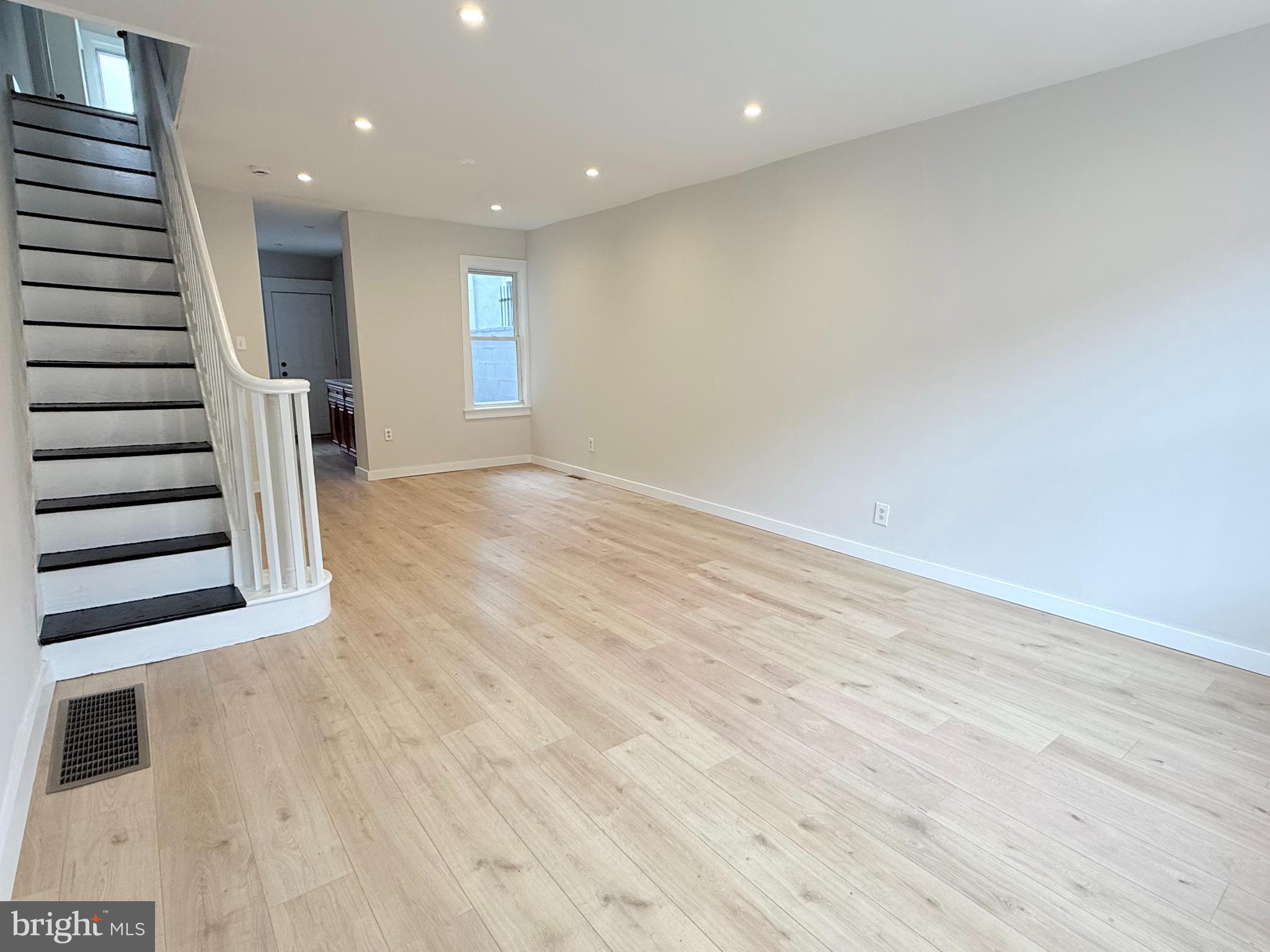 POINT BREEZE - Residential