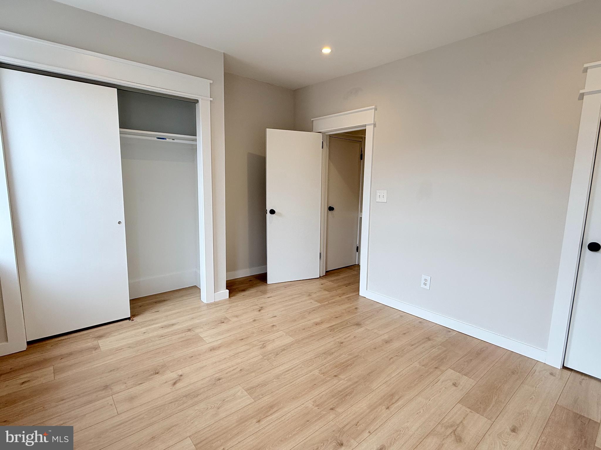 POINT BREEZE - Residential