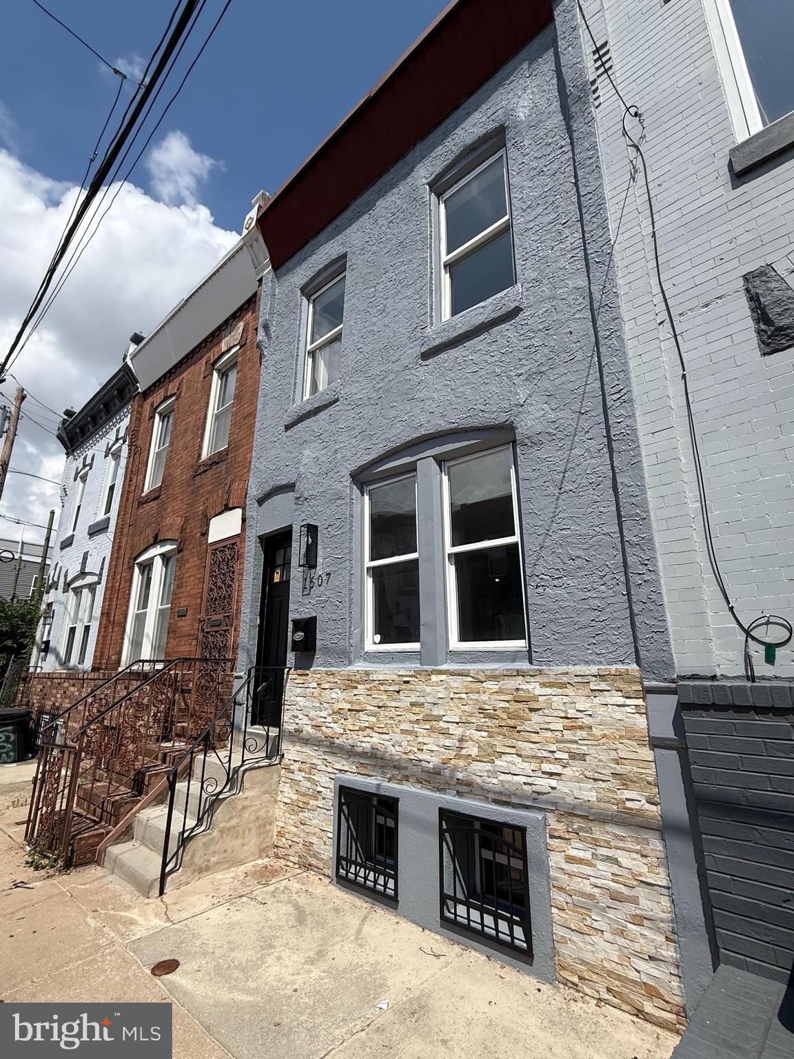 POINT BREEZE - Residential