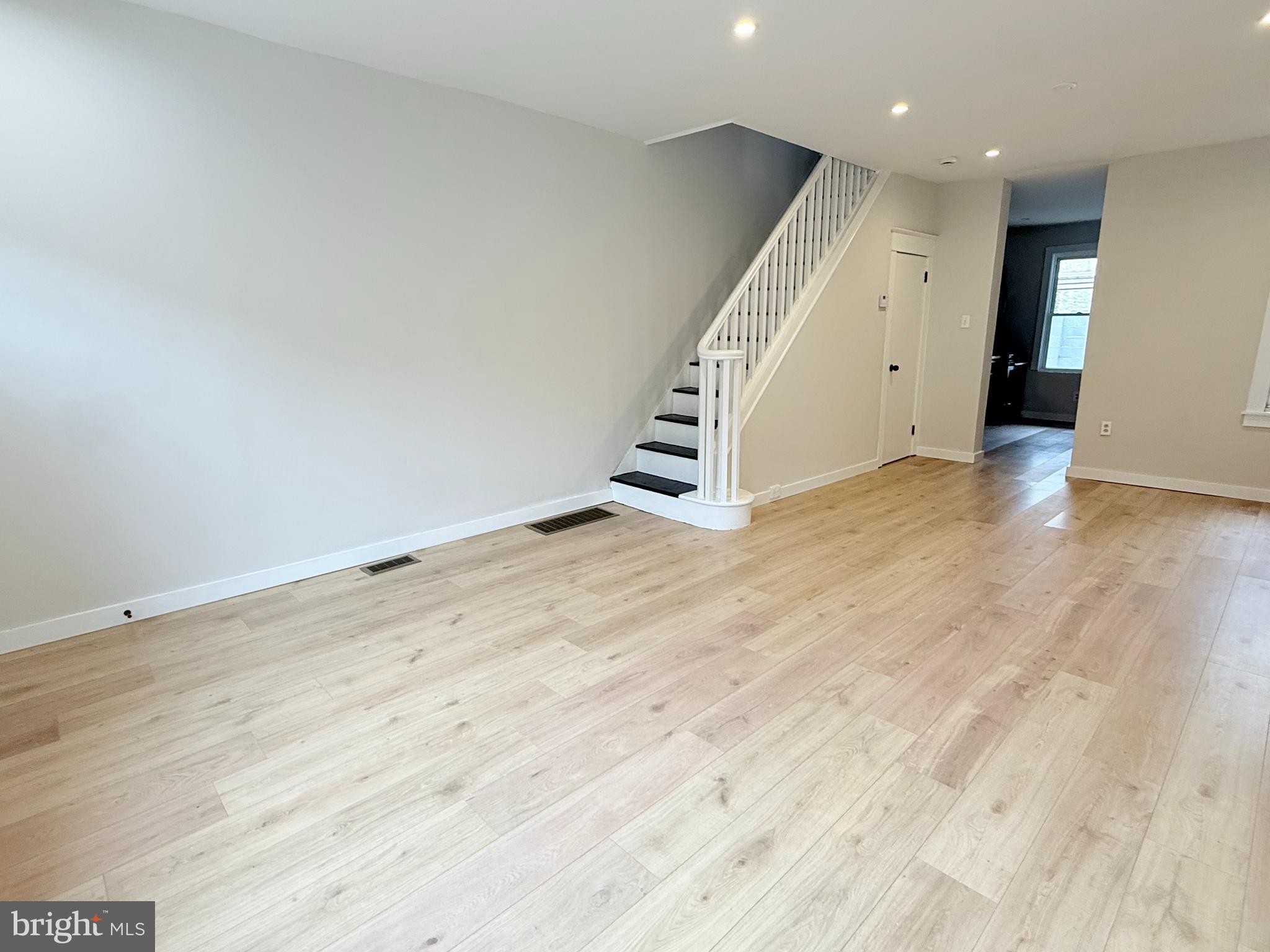 POINT BREEZE - Residential