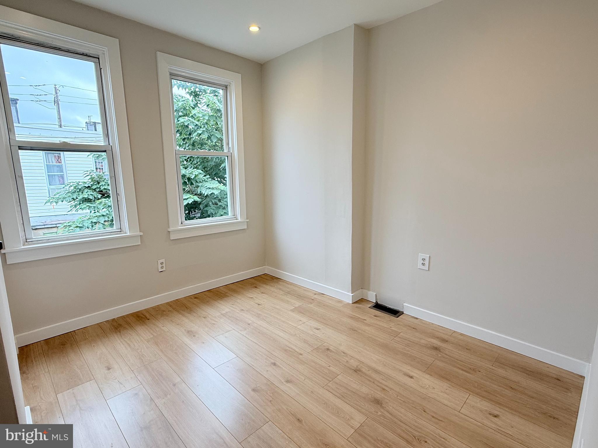 POINT BREEZE - Residential