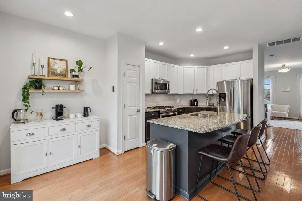 Photo of 44289 Suscon Square, ASHBURN, VA 20147 (MLS # VALO2108404)