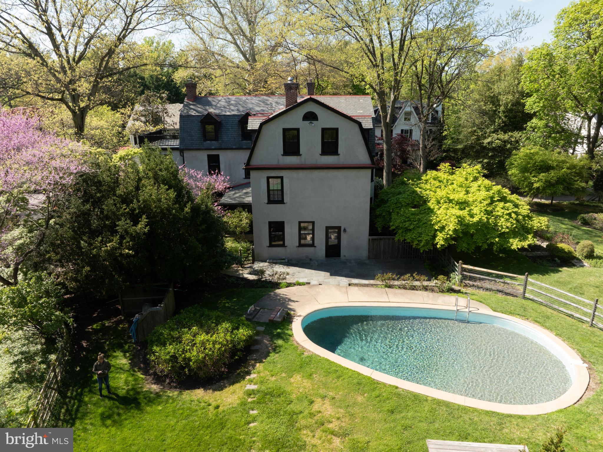 CHESTNUT HILL - Residential