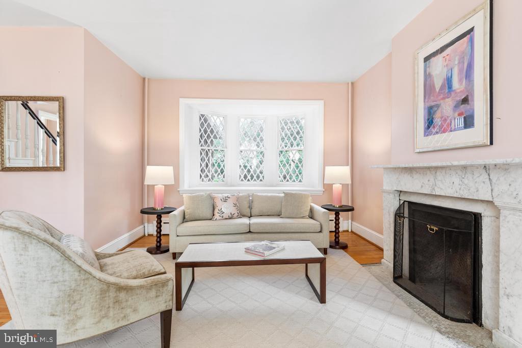 CHESTNUT HILL - Residential