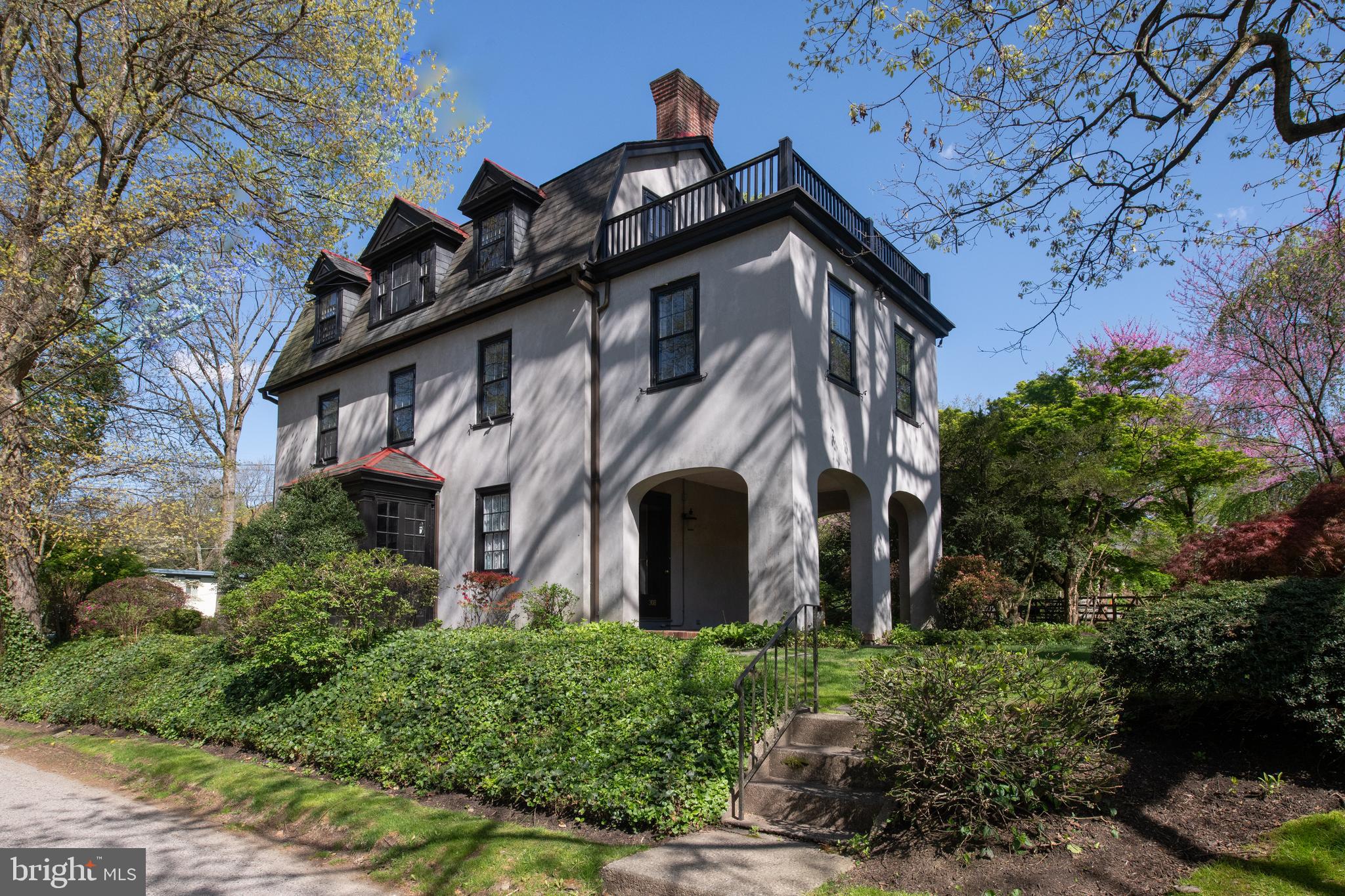 CHESTNUT HILL - Residential