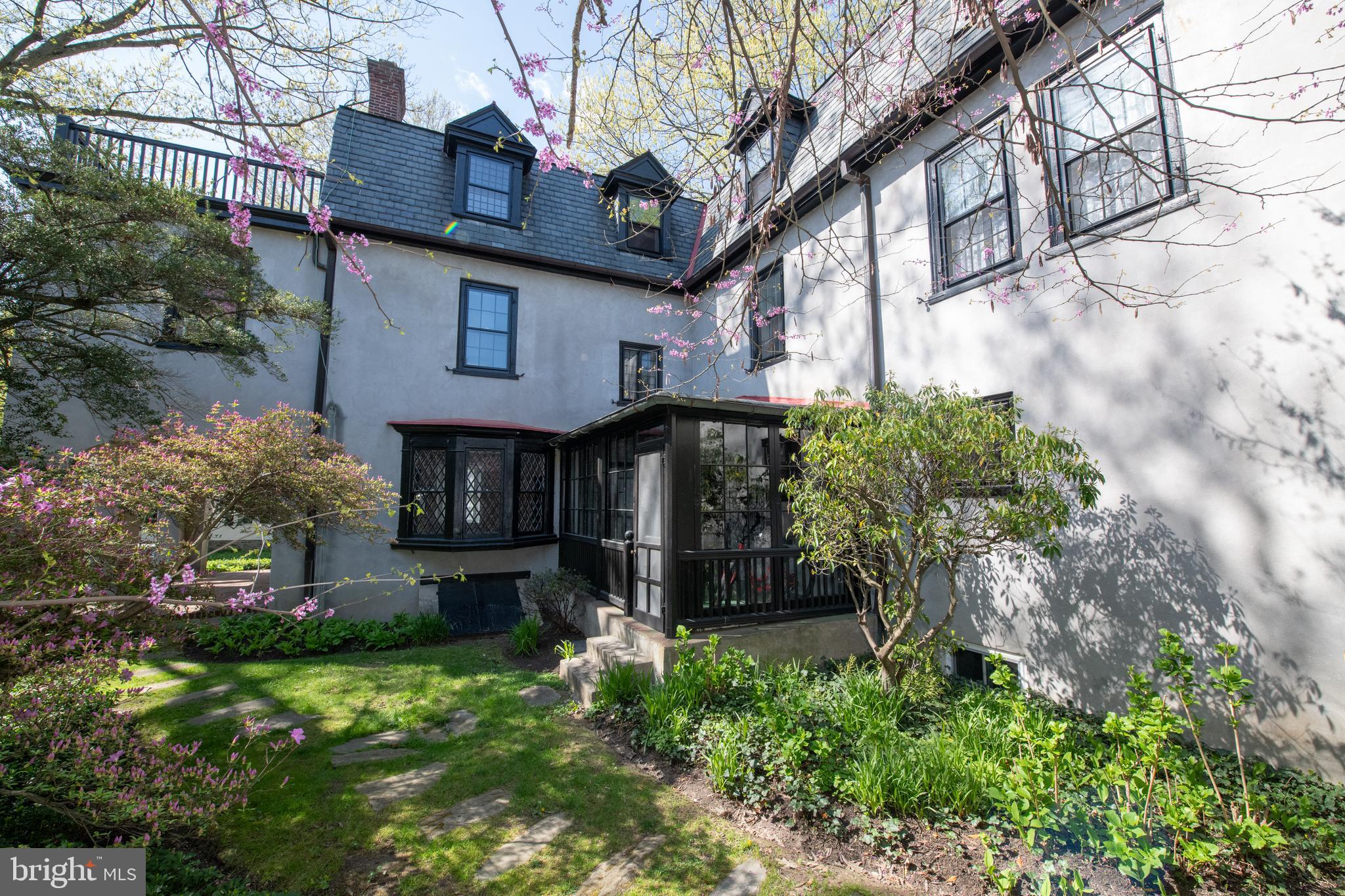 CHESTNUT HILL - Residential