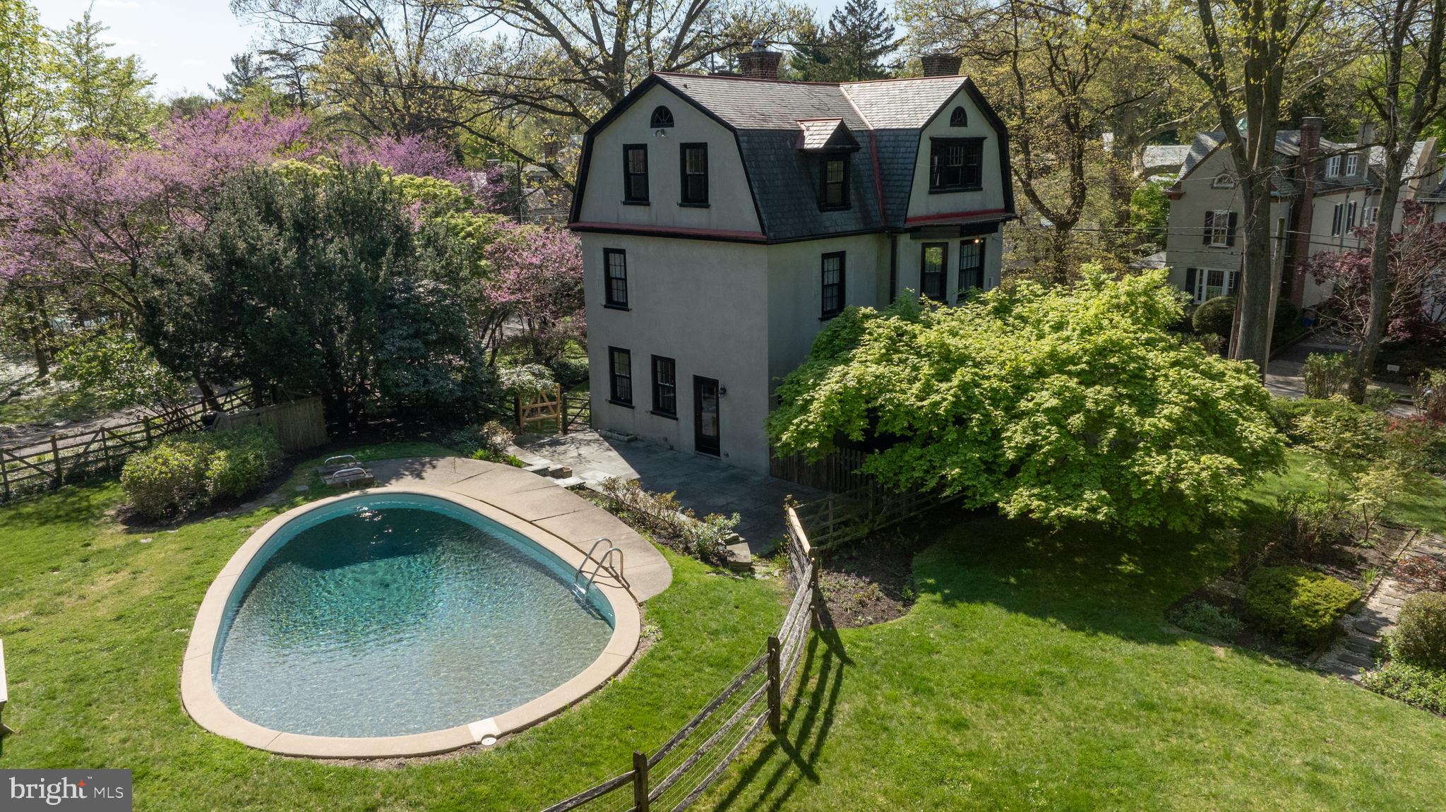 CHESTNUT HILL - Residential