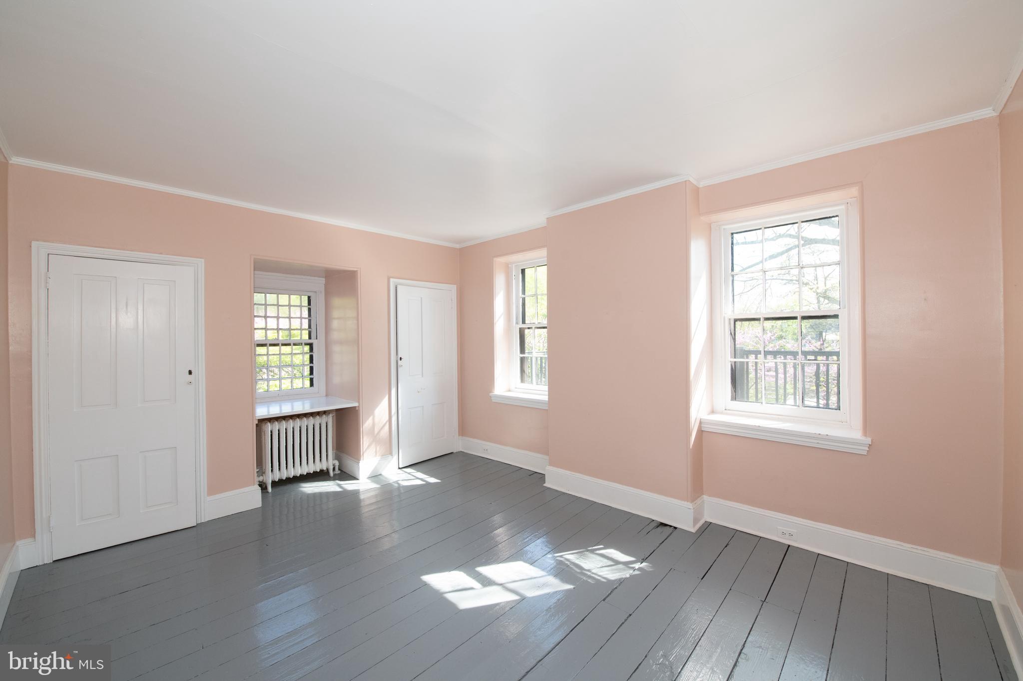 CHESTNUT HILL - Residential