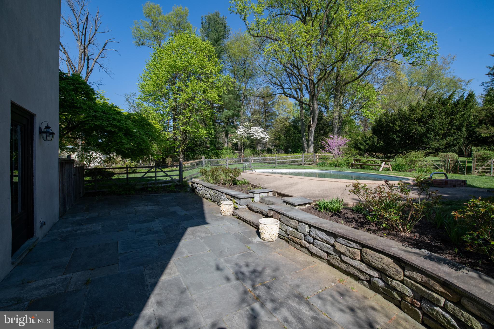 CHESTNUT HILL - Residential