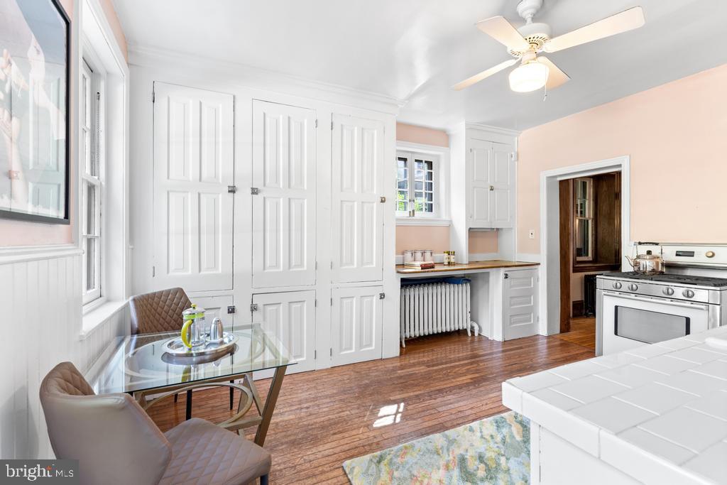 CHESTNUT HILL - Residential