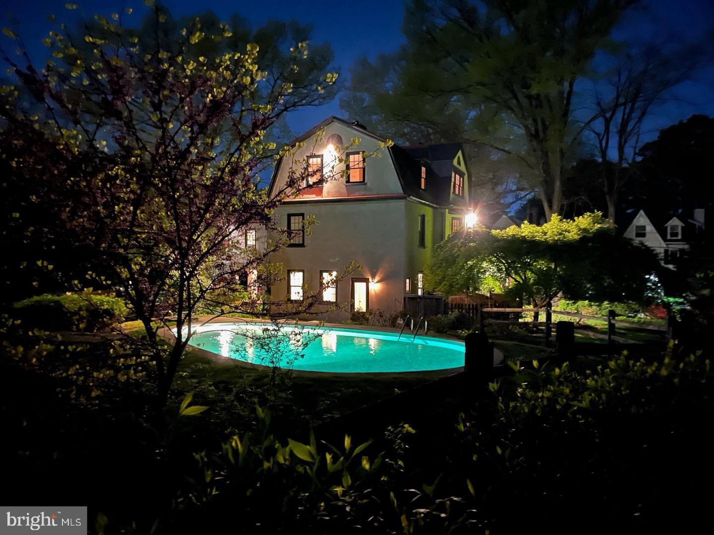 CHESTNUT HILL - Residential