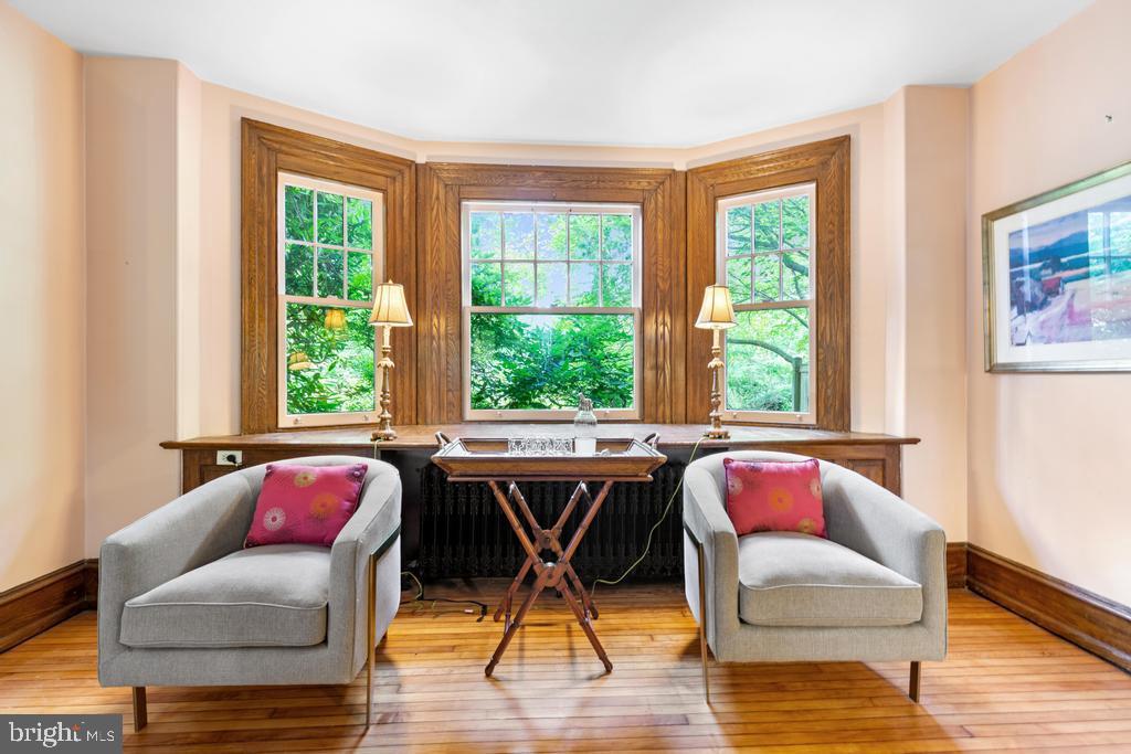 CHESTNUT HILL - Residential