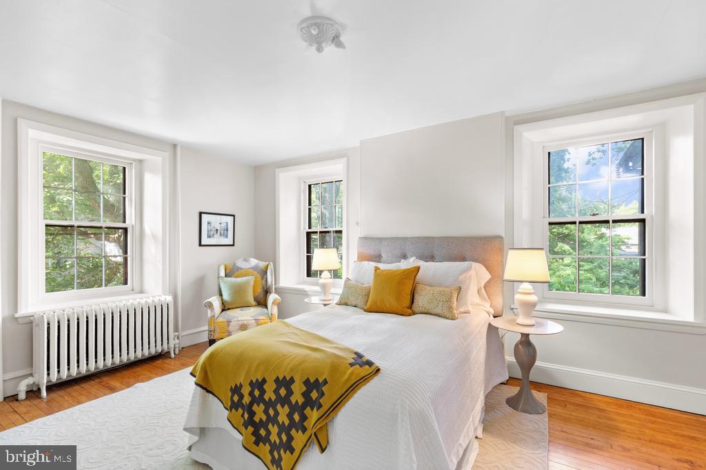 CHESTNUT HILL - Residential