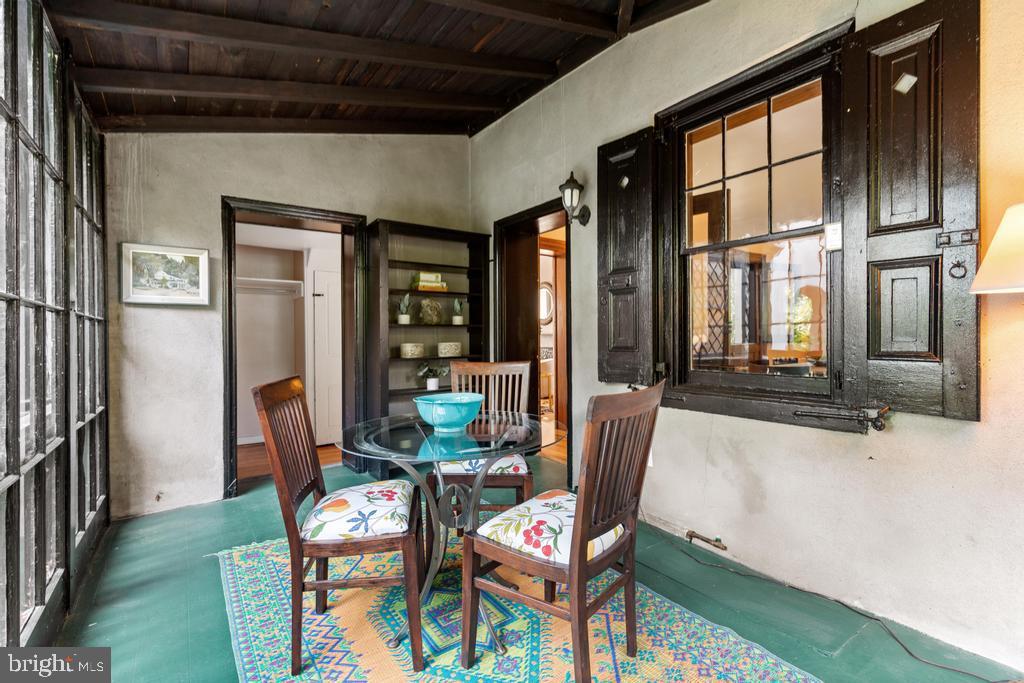 CHESTNUT HILL - Residential