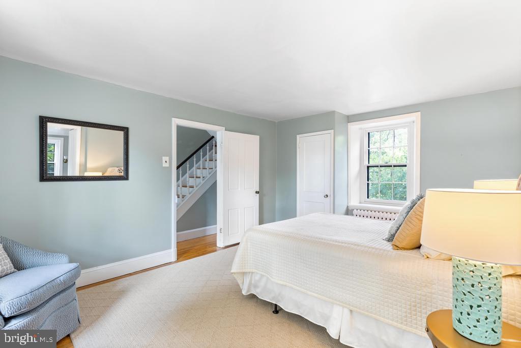 CHESTNUT HILL - Residential