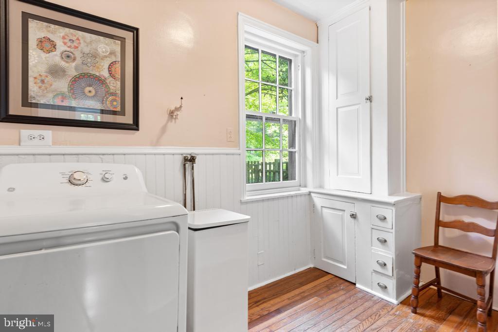 CHESTNUT HILL - Residential