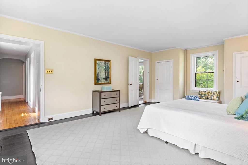 CHESTNUT HILL - Residential