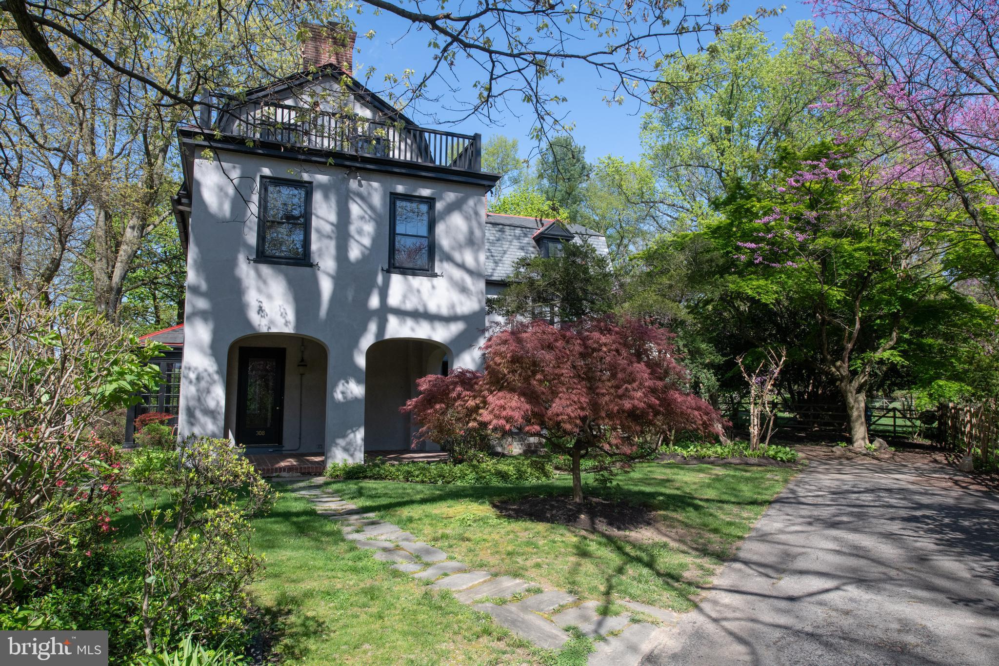 CHESTNUT HILL - Residential