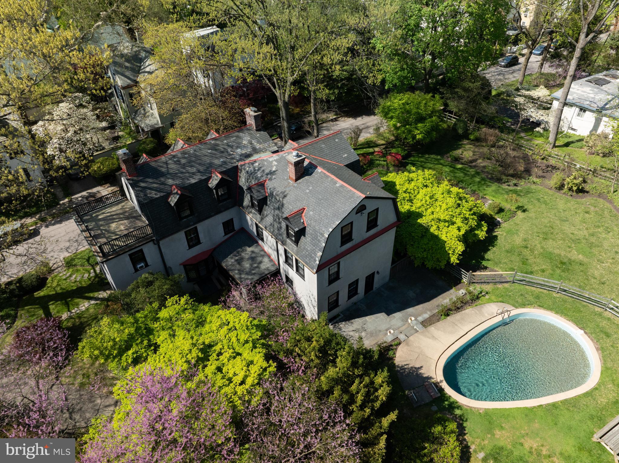 CHESTNUT HILL - Residential