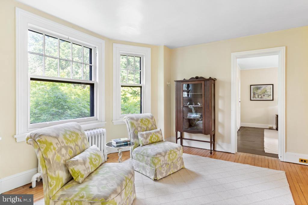 CHESTNUT HILL - Residential