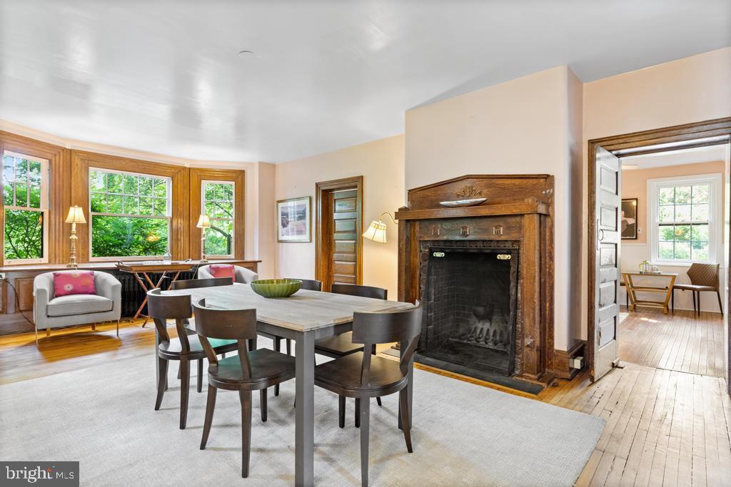 CHESTNUT HILL - Residential