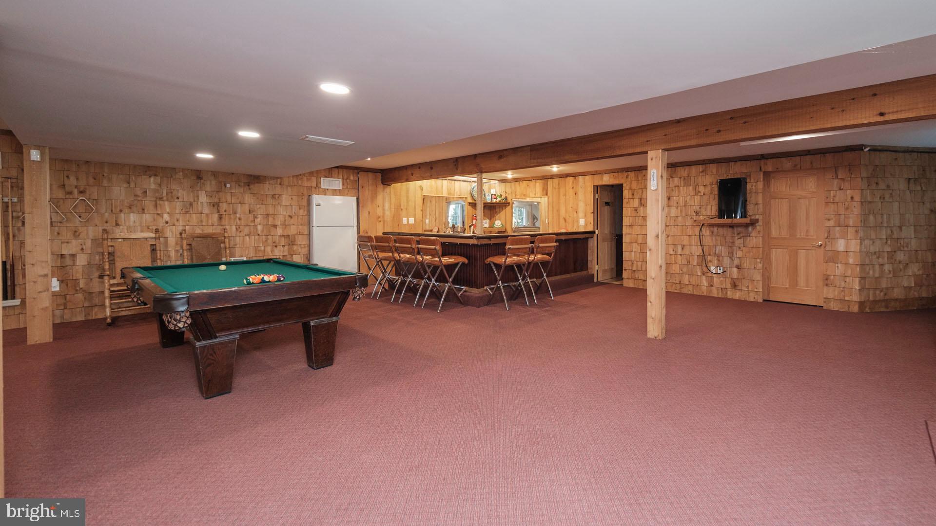 WOODS EDGE - Residential