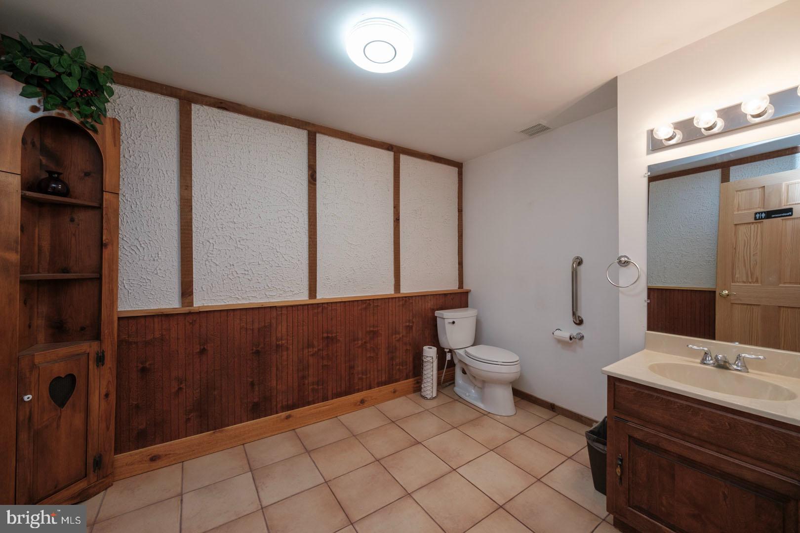 WOODS EDGE - Residential