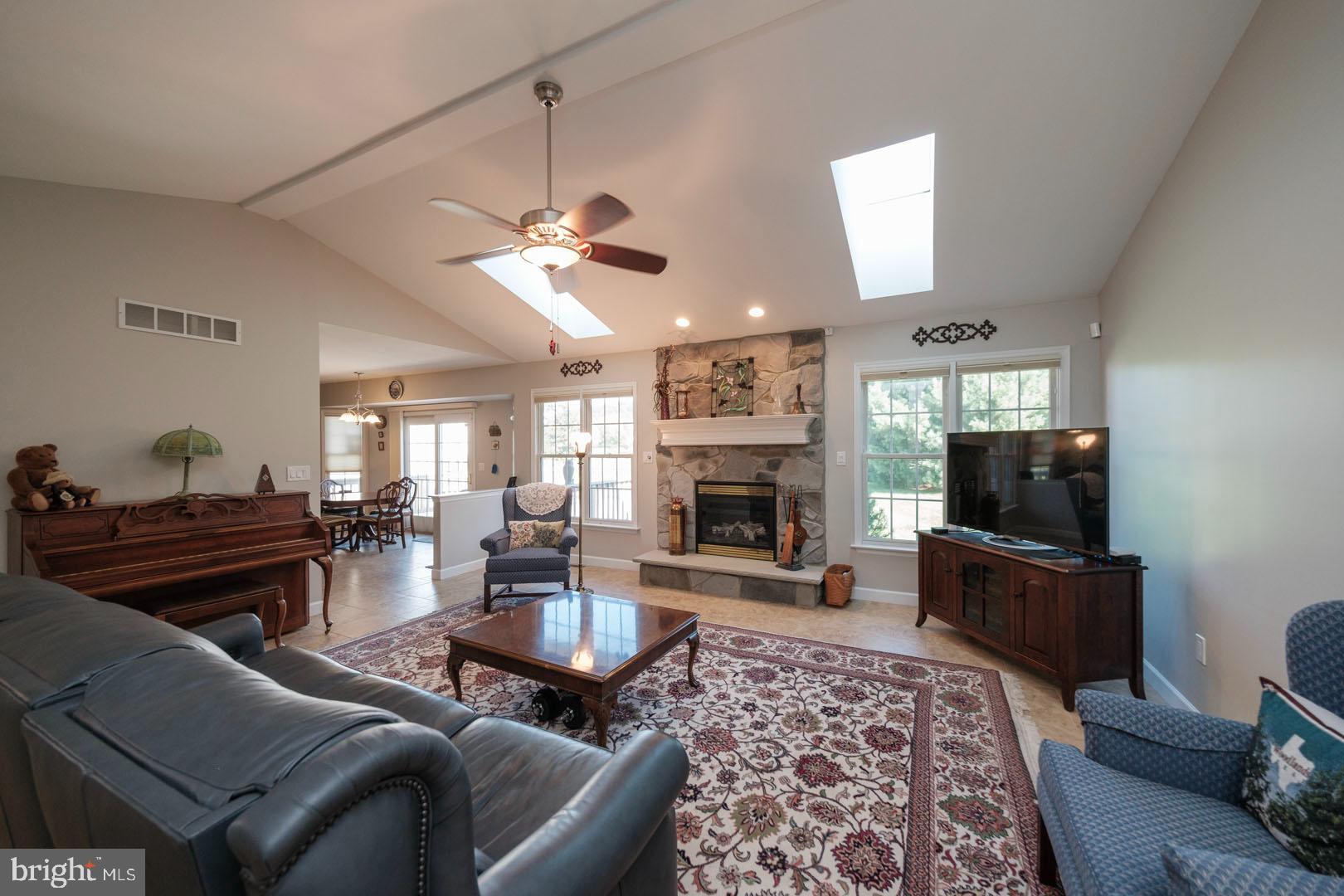 WOODS EDGE - Residential