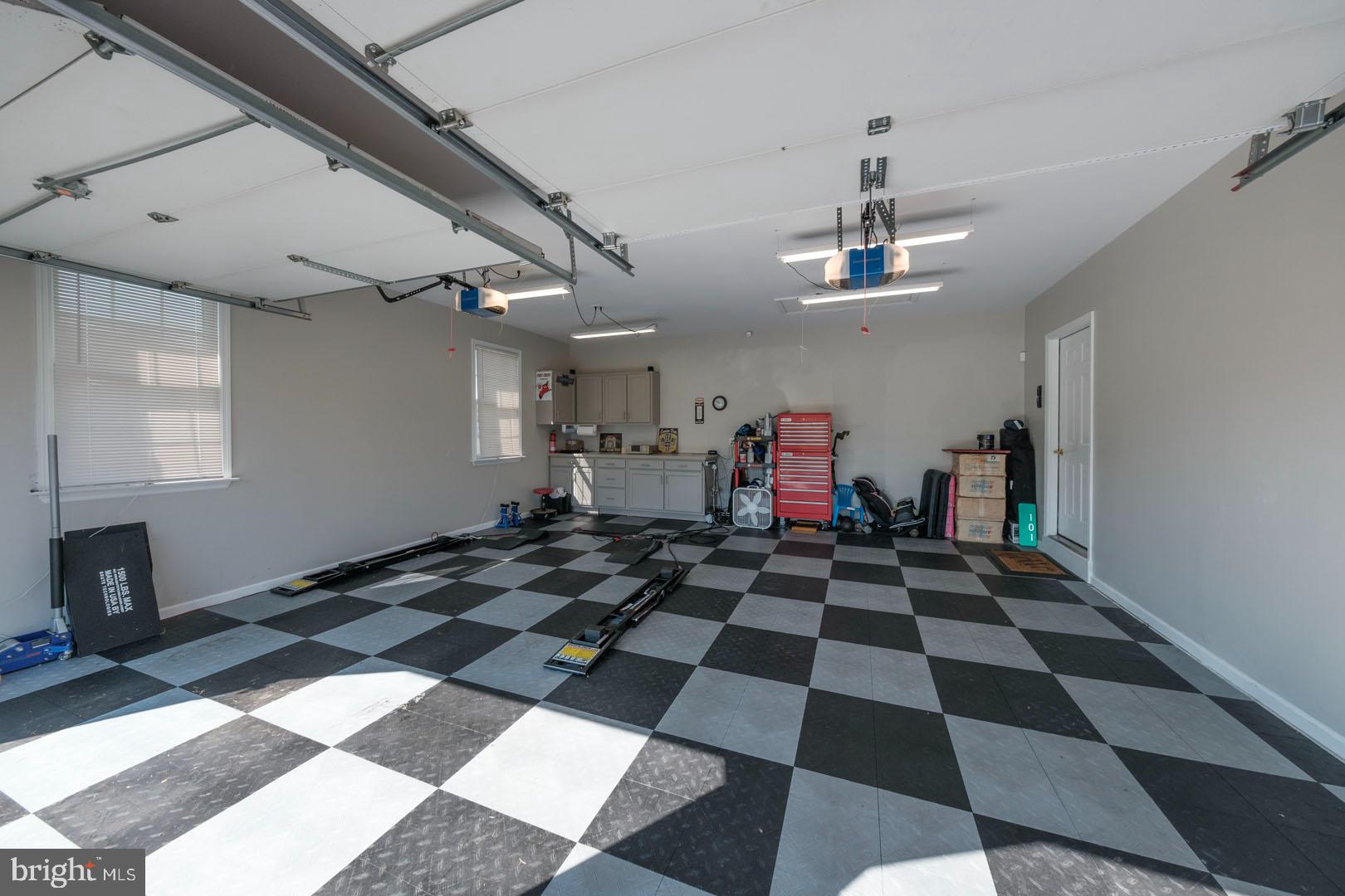 WOODS EDGE - Residential