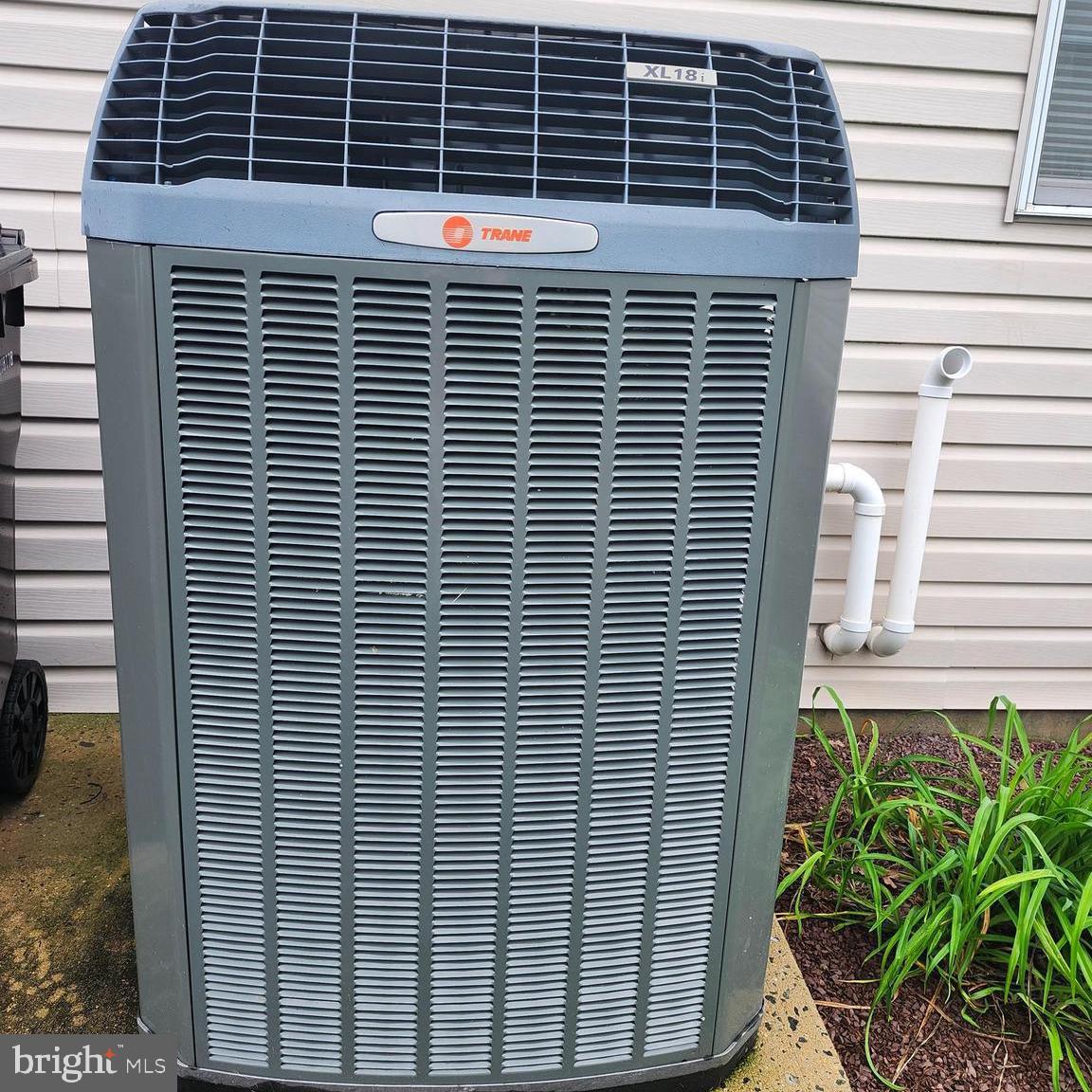 WOODS EDGE - Residential