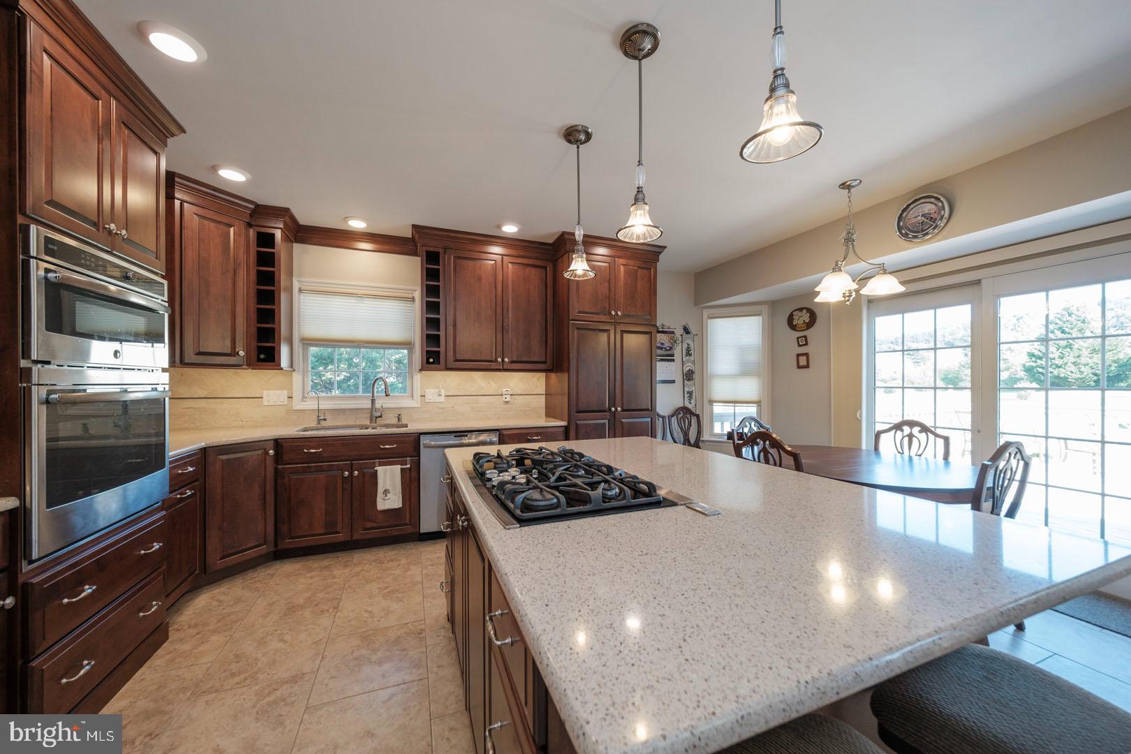 WOODS EDGE - Residential