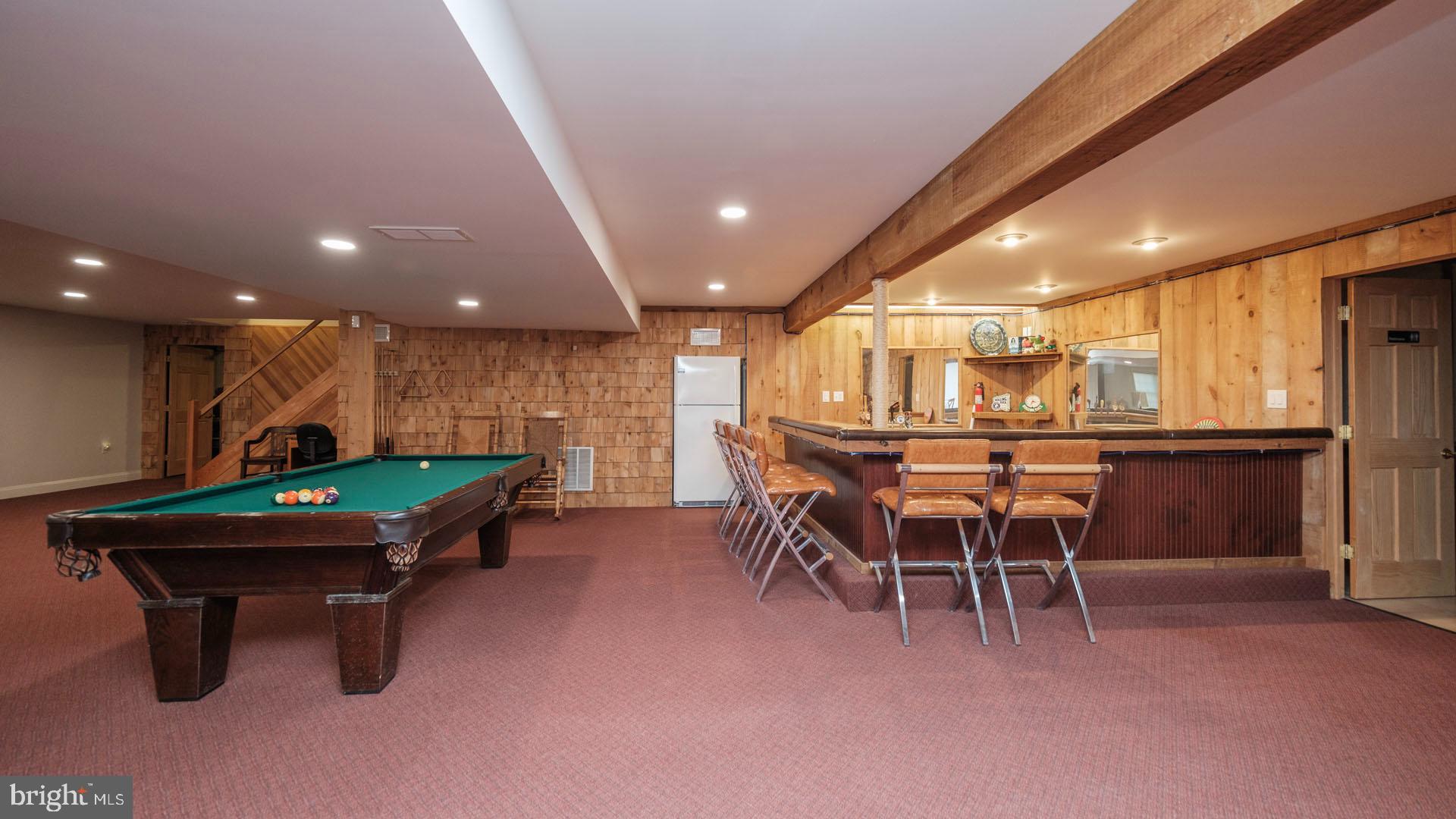 WOODS EDGE - Residential