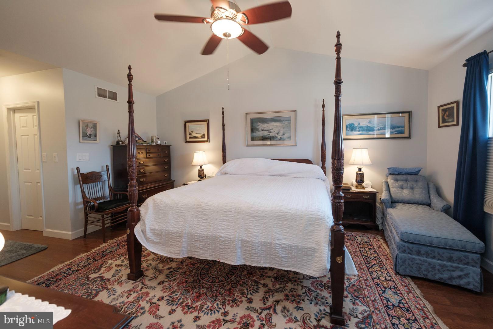 WOODS EDGE - Residential