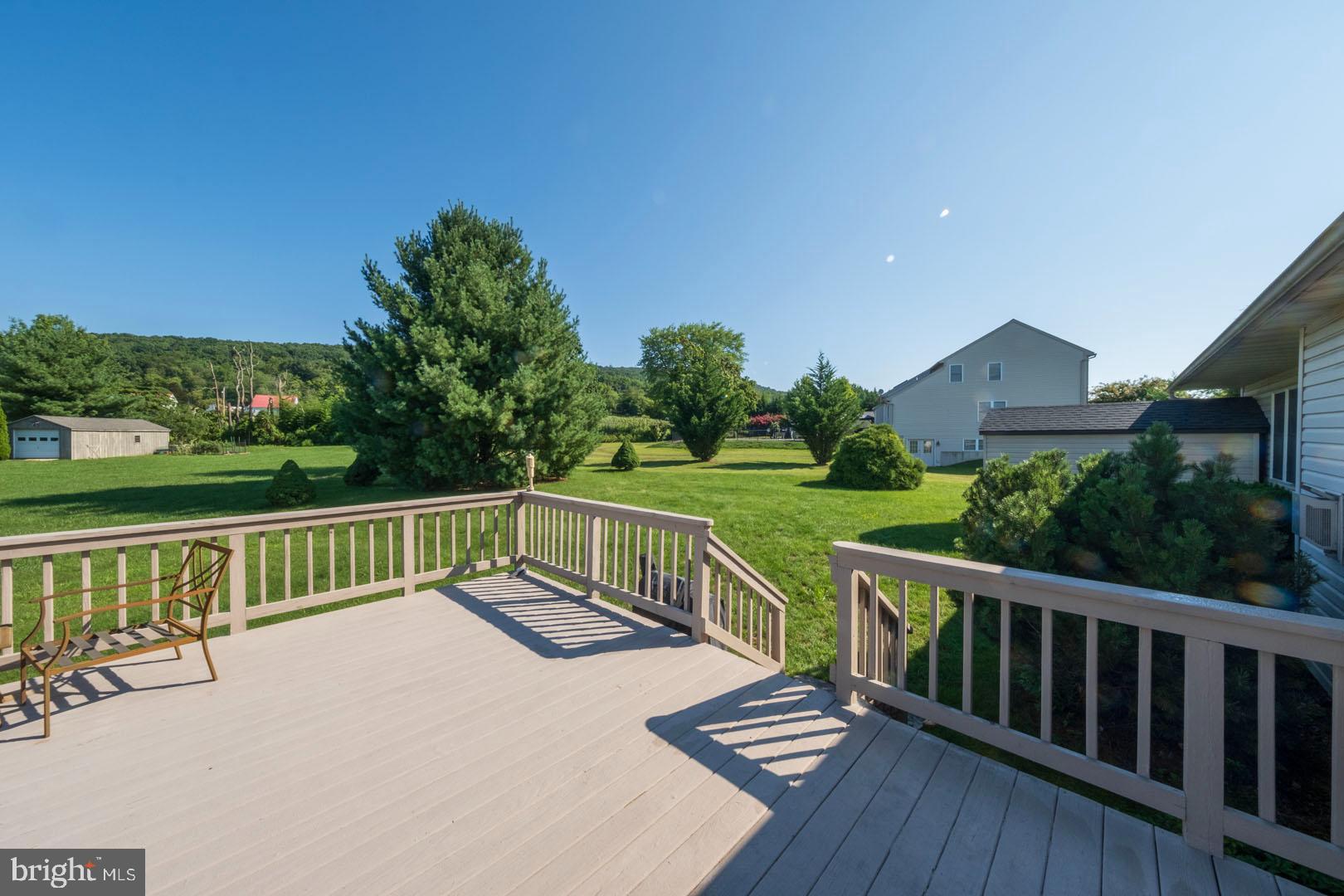 WOODS EDGE - Residential