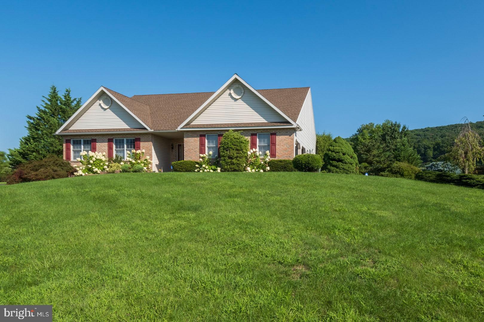 WOODS EDGE - Residential