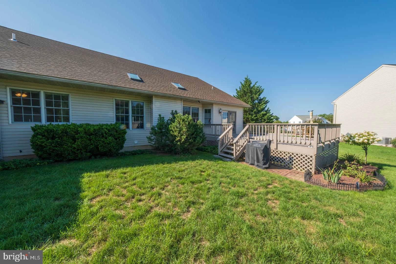 WOODS EDGE - Residential