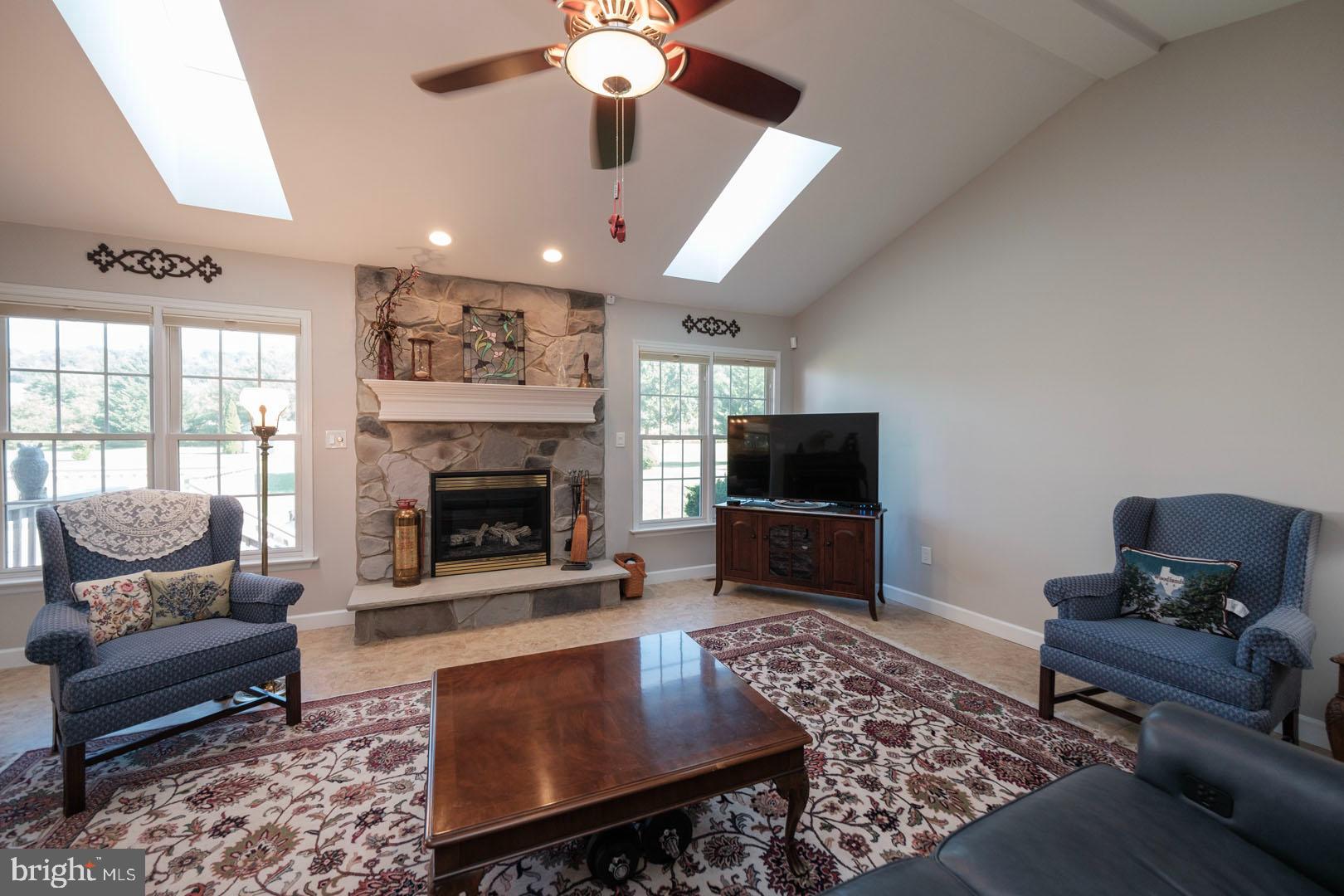 WOODS EDGE - Residential