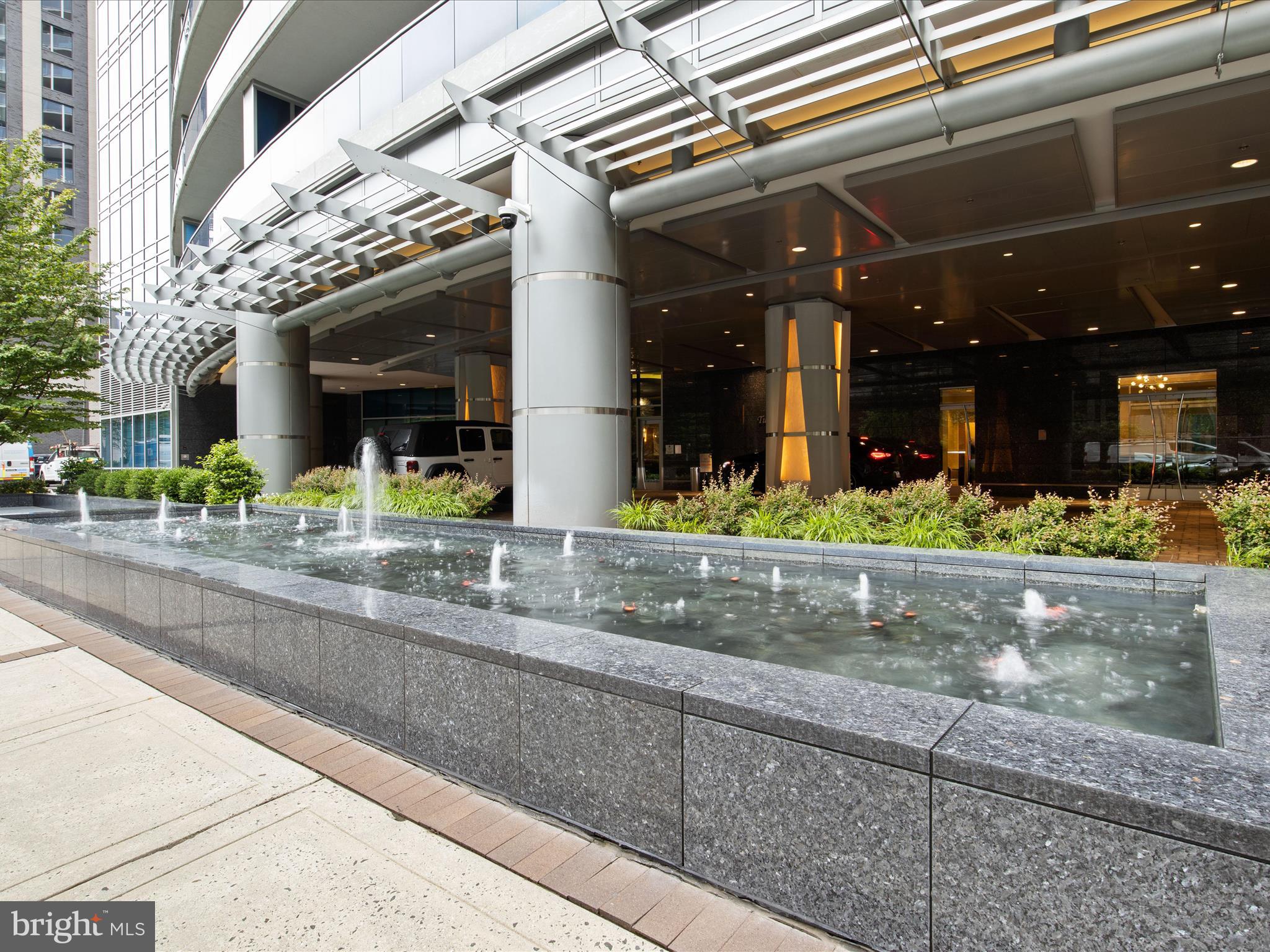 TURNBERRY TOWER - Residential