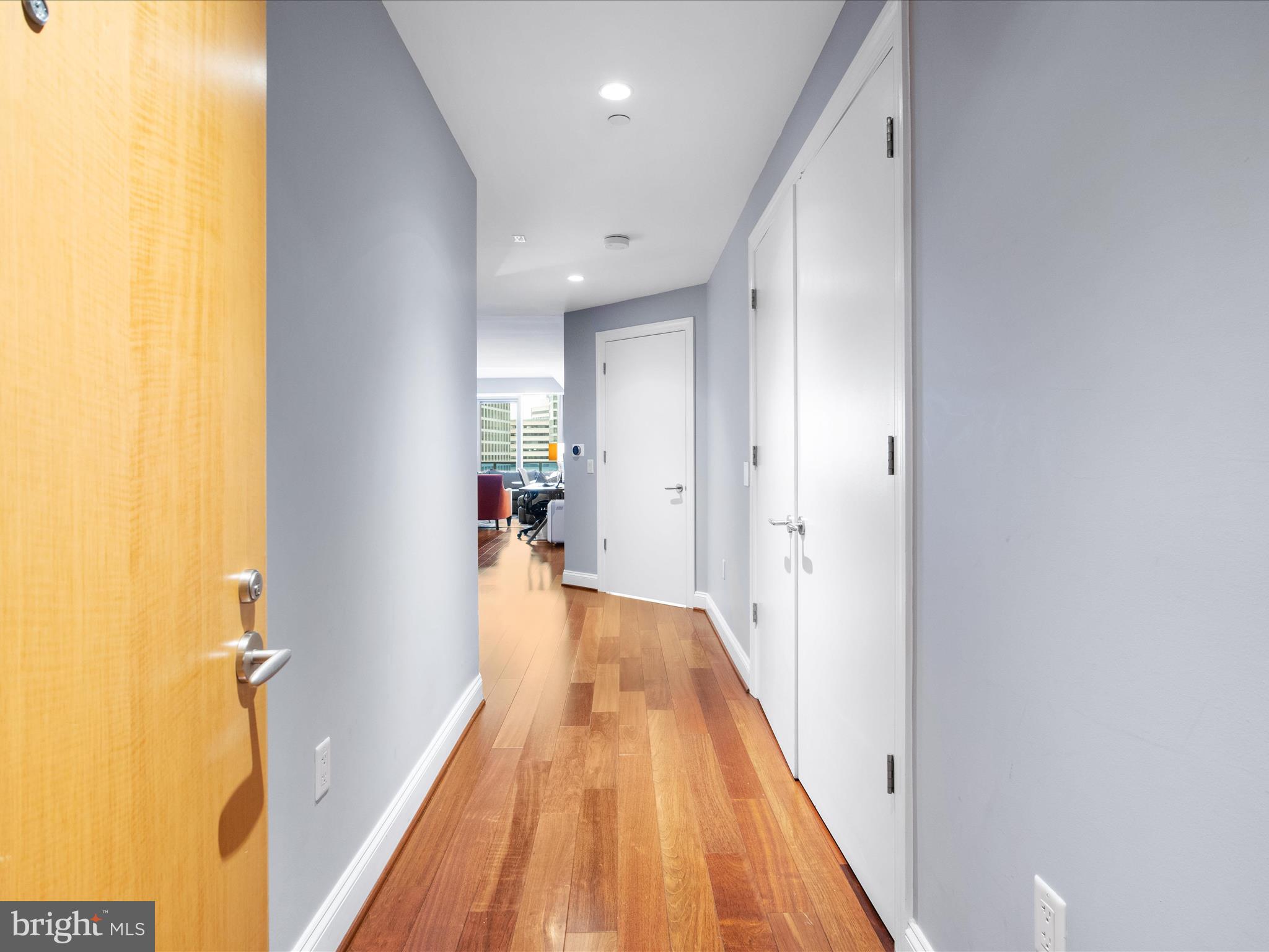 TURNBERRY TOWER - Residential