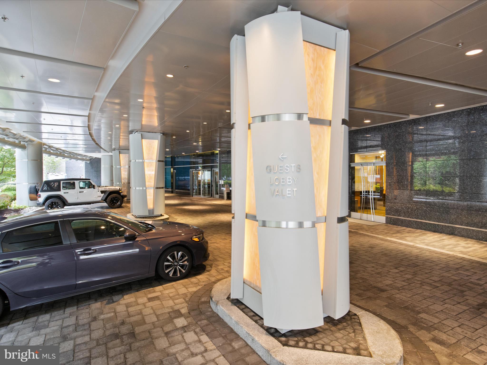 TURNBERRY TOWER - Residential