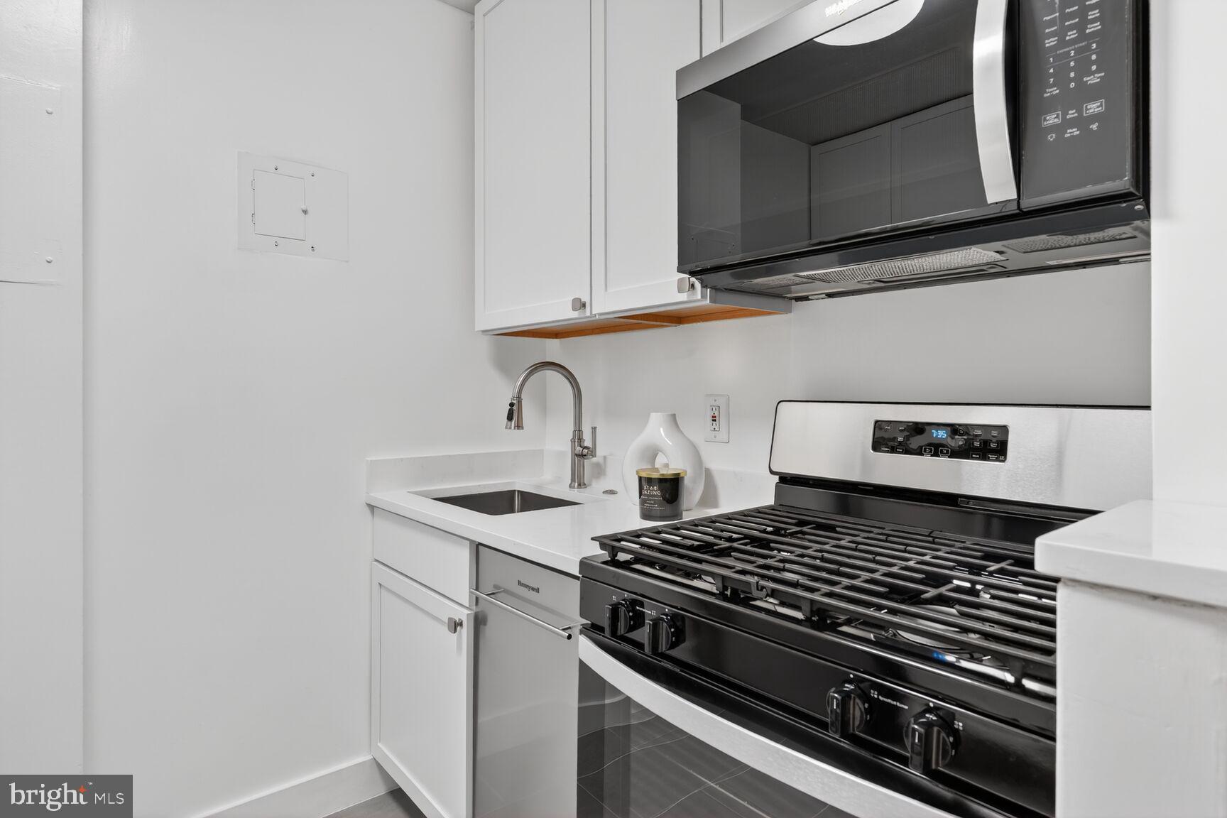 RIVER PLACE NORTH - Residential